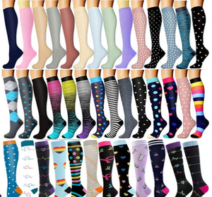 Vente en gros 15-20mmHG Chaussettes de compression pour hommes et femmes Chaussettes de course amusantes 20-30mmHG Bas de Noël variqueux - Product Image 4