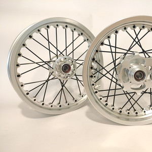 Juego de ruedas para motocicleta <span class=keywords><strong>DUCATI</strong></span>, disco de carbono 100 anodizado de aluminio, sin cámara - Product Image 1