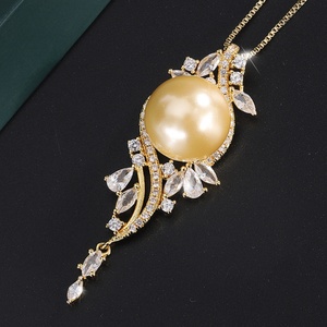 <b>Delicate</b> Eco-friendly Copper Gold Plated Handcrafted Jewelry 14mm Premium Shell Pearl Pendant <b>Necklace</b> for Ladies - Product Image 4