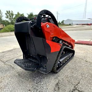 Minicargadora de orugas Derette Red Crawler con cucharón negro y sistema de orugas - Product Image 4