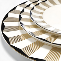 Assiettes de présentation de luxe à bord doré et noir,assiettes à dîner à rayures géométriques en porcelaine tendre pour mariage