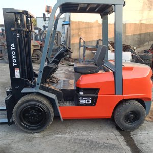 Made In Japan In Shanghai Yard Used Toyota <b>Forklift</b> FD30 3T Warehouse Material Handing Lift High Quality Originally - Product Image 2