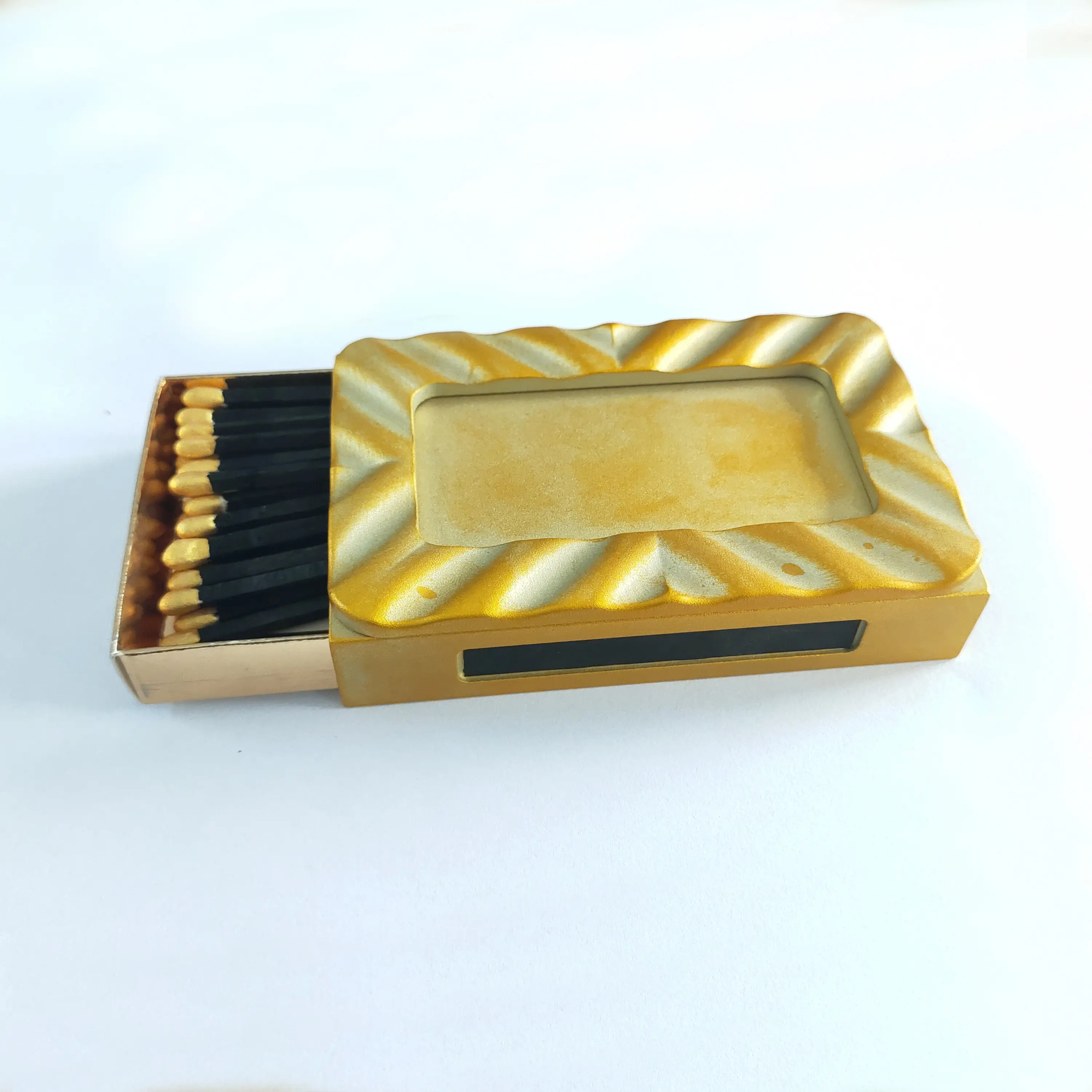 Panic Buying Colored Matches Lighters Smoking Accessories Hotelbulk brass holder luxury household high quality match box factory