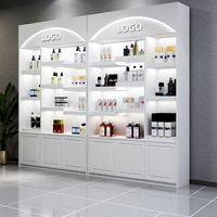 Vitrine murale personnalisée de style crème, écologique, durable, de haute qualité, avec éclairage LED, écran numérique et logo, pour la beauté et les soins de la peau