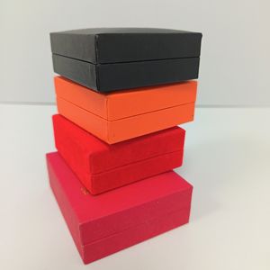 Scatola/astuccio artigianale personalizzabile in carta rossa/velluto per <span class=keywords><strong>collezionisti</strong></span> <span class=keywords><strong>di</strong></span> <span class=keywords><strong>monete</strong></span>, medaglie e distintivi, con decorazione da parete - Product Image 5