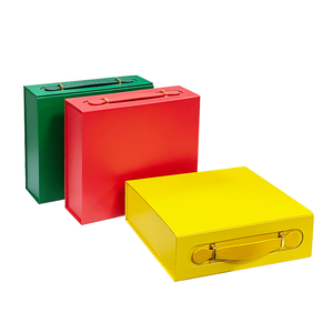 Caja Plegable de Cartón con Forro de Esponja Personalizable de Lujo para Pelucas y Extensiones de Cabello, Embalaje Magnético Reciclable - Product Image 3