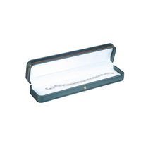 Boîte à bijoux rectangulaire en cuir PU vert foncé opulent avec bordure dorée et charnière, idéale pour les cadeaux de mariage et de mariée
