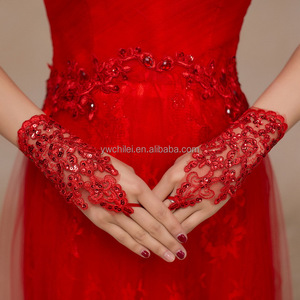 Gant de mariée sans doigts en dentelle blanche avec strass - Product Image 6