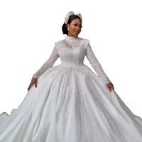 Gaun Pengantin Lengan Panjang Kerah Tinggi Berhias Manik-Manik Berkilau Model Ball Gown