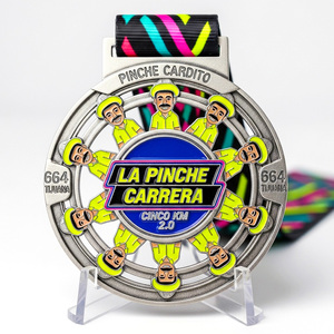 Médaille en zinc multi-couches à anneau creux avec ruban tissé imprimé arc-en-ciel brillant <span class=keywords><strong>pour</strong></span> souvenir des participants aux courses de rue et carnavales communautaires - Product Image 1