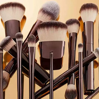 Ensemble de 12 pinceaux vegan de luxe, doux et haut de gamme, avec logo personnalisé, kit de maquillage pour le visage, les yeux et les lèvres, avec éponge et houppette, nouvelle arrivée