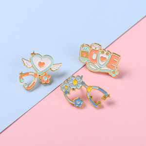 Aangepaste 3d Ontwerp Schattige Fantasie Cartoon Email Pin Broche Medische Apparatuur Voor Liefde Engel Arts Verpleegster Kleding Metalen Ambachten - Product Image 2