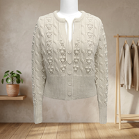 Cardigan en tricot crème pour femme, manches longues, col rond, fermeture boutonnée, pull décontracté d'automne, design à motifs fait main