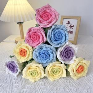 2025 Crochet fleur artificielle Rose plante fleur bouquet Valentine cadeau décoration de mariage à la main <span class=keywords><strong>tige</strong></span> rose petite fleur rose - Product Image 3