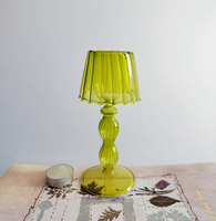Vente en gros de porte-bougies en verre soufflé à la main, en forme de lampe de table, cierge côtelé pour la décoration de mariage et de table à domicile