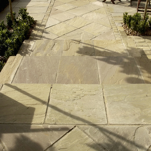Piedra Arenisca Natural Verde Raj Contemporánea, Losa Grande con Superficie Cortada a Máquina, para Suelos de Patio, Garantía de por Vida - Product Image 1