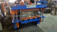 Tuile solaire de support faisant la forme debout de petit pain de tôle de couture formant la machine de toit