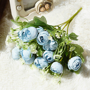 Offre Spéciale : Mini Bouquet de Roses Artificielles à 5 Tiges avec Boutons Floraux – Prix Abordable - Product Image 2