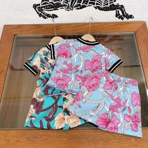 Ensemble imprimé de vêtements pour enfants de créateur, T-shirt à manches courtes et short pour garçons et enfants, ensemble deux pièces, tenue décontractée de plage - Product Image 4