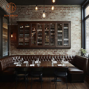 Set di Arredamento Moderno per Caffetteria e Ristorante, Divanetto in Pelle Marrone con Design a Cucitura Classica e Tavoli da Pranzo in Legno Massello - Product Image 4