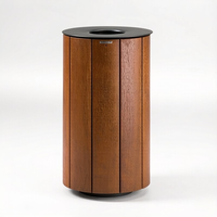 Poubelle extérieure cylindrique en bois avec couvercle métallique, résistante aux intempéries, pour les espaces publics urbains