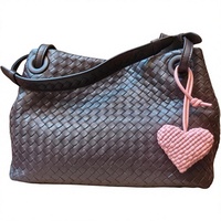 Breloque de sac en microfibre tissée à la main en forme de cœur, de haute qualité et en stock – Style frais et doux pour pendentifs BV et accessoires de couple