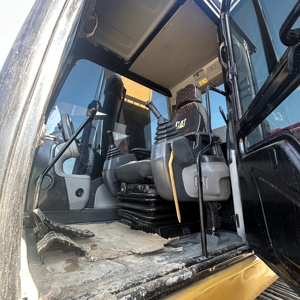 Excavadora Usada 325D L de 25 Toneladas, 2024, Tier 3, Sin DEF, con Motor/Bomba/Engranaje para Movimiento de Tierras Pesadas y Trabajos de Base Vial - Product Image 4