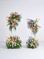 Décorations de mariage sur le thème des papillons de jardin Monet, arrangements floraux en roses chinoises artificielles en soie sur pied, location de fausses fleurs