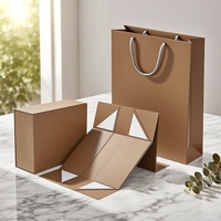 Emballages de dossiers en carton avec fermeture magnétique pour chaussures, personnalisés, noirs, haut de gamme, recyclables, impression quadricolore