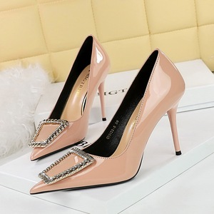 Chaussures de soirée Bigtree 6122-8K66 pour femmes, escarpins à talons hauts en cuir verni brillant, bout pointu, grande taille 43 - Product Image 3