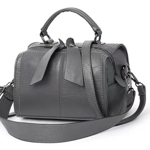 Un grand sac à main tendance pour les mères d'âge moyen, un nouveau fabricant de mode. Il est simple et polyvalent - Product Image 3