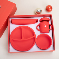 Professionnel en gros Portable 7 pièces bébé alimentation ensemble cadeau de noël y compris bavoir bol cuillère fourchette plateaux Silicone de qualité alimentaire
