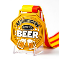 Médaille octogonale en alliage de zinc émaillé souple, motif chopes de bière, pour événements festifs, jeux de pub, avec texte personnalisé, idéale comme prix de bar ou de fête