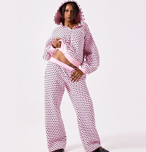Conjunto de Sudadera con Capucha y Pantalones Deportivos para Mujer, Personalizado, Rosa con Puntos, Sostenible, Premium, con Forro Polar, Mezcla de Algodón, Corte Holgado - Product Image 1