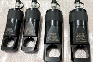 เครื่องมือถอดน็อตไฮดรอลิก Enerpac NC-1924 ขนาด 10 ตัน พร้อมปั๊มมือและสายไฮดรอลิก - Product Image 6