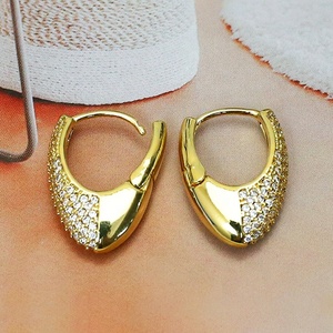 Magnifiques Boucles d'Oreilles Créoles Classiques Colarmix Vintage en Zircon Pavé, Métalliques Polies, Géométriques, Plaqué Or 18K, Bijoux pour Femme, Idée Cadeau - Product Image 4