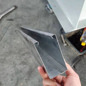 Cửa sổ nhôm và cửa làm cho cán màn trập slat Cửa màn trập cửa C kênh bên hướng dẫn đường sắt làm cuộn tạo thành máy - Product Image 3