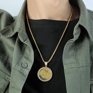 Collana con ciondolo a forma rotonda con <span class=keywords><strong>preghiera</strong></span> a forma di croce di Chrisitan in acciaio inossidabile Hip Hop di vendita calda - Product Image 3