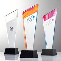 Trophée en cristal personnalisé pour récompense de service noble avec panneau dégradé coloré et base en cristal noir pour reconnaissance