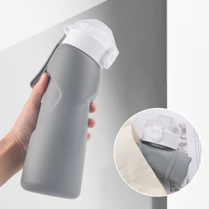 Wholesale Custom BPA-Free Silicone <b>Water</b> <b>Bottle</b> with Handgrip <b>750ml</b> Capacity for Camping and Boiling <b>Water</b> - Product Image 6