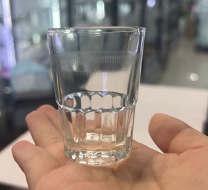 Nouveau Design 50ml Offre Spéciale Carré Verre à liqueur pour Spiritueux Liqueur Vodka Gin Rhum Tipple Baijiu Bar Whisky Dégustation Tasse Bougie Tumbler - Product Image 1