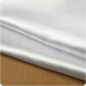 Rollo de tela de pantalla lisa de poliéster 100% de impresión Digital de sublimación en <span class=keywords><strong>blanco</strong></span> <span class=keywords><strong>satinado</strong></span> personalizado de fábrica - Product Image 4