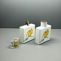 Flacon de parfum en verre rectangulaire blanc fantaisie avec bouchon en acrylique carré Fine brume Spray emballage de sérum crème de luxe inclus