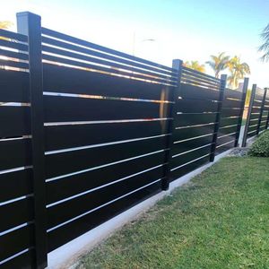 Panneaux de clôture en aluminium découpés au laser, modernes et personnalisés, pour <span class=keywords><strong>une</strong></span> clôture extérieure offrant de l'intimité - Product Image 1