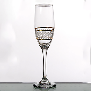 Ensemble de 5 verres à vin élégants à bord doré, coupés à la main, gobelets ronds pour les fêtes - Product Image 4
