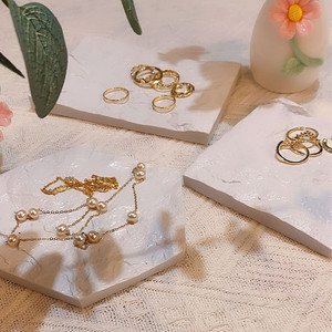 Bandeja blanca para joyería para exhibir anillos y pendientes, 10 cm, estilo moderno y sencillo, accesorio para fotografía, elemento decorativo - Product Image 3
