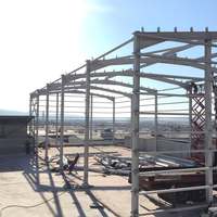 Structures en acier modernes certifiées CE pour entrepôts et ateliers - Marque LIYOU, surface galvanisée à chaud, installation sur site