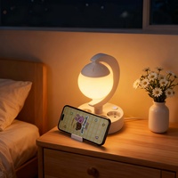 Lámpara de Escritorio SUZHERM Planet con Enchufe Estándar Europeo, 3 Tomas de Corriente, 2 USB, 1 Tipo-C, Cable de 2m, Carcasa Resistente al Fuego, Inserción Directa