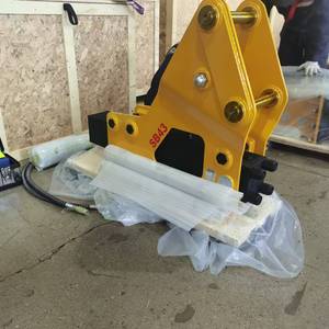 Martillo hidráulico de roca de hormigón de tipo lateral SB 43 para excavadoras con 6-9 toneladas y también retroexcavadoras para demolición - Product Image 2