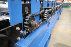 Chinesischer Lieferant Multifunktionale Hochgeschwindigkeits-Streckmetall-Herstellungsmaschine - Vollautomatisch für Landwirtschaftliche Umzäunung - Product Image 4